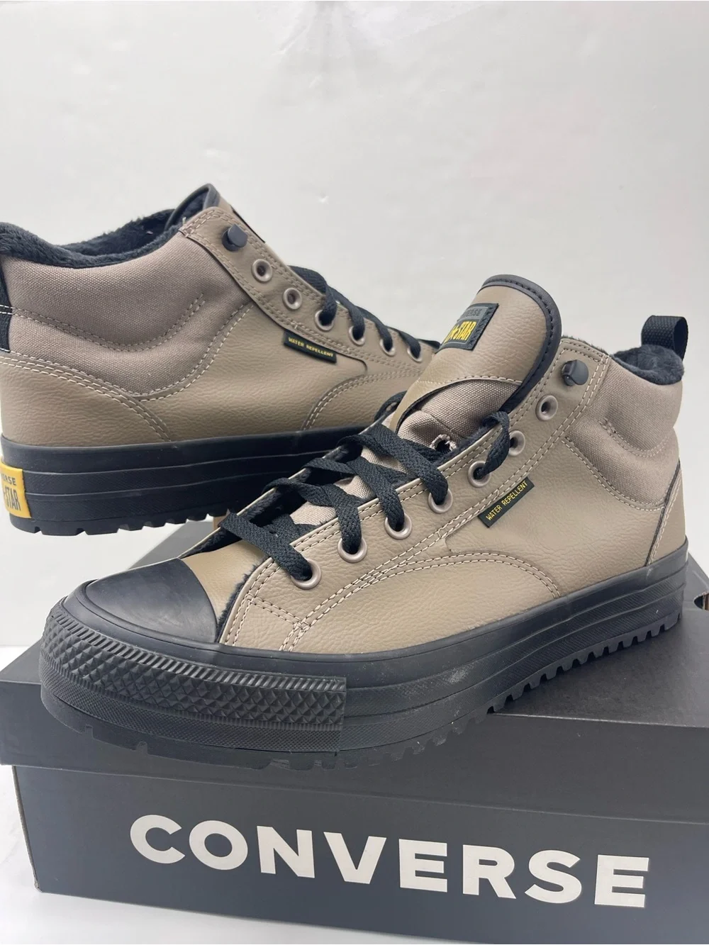Converse • Men’s CTAS MALDEN STREET BOOT MID CLASSIC TAUPE/BLACK MTE All Weather